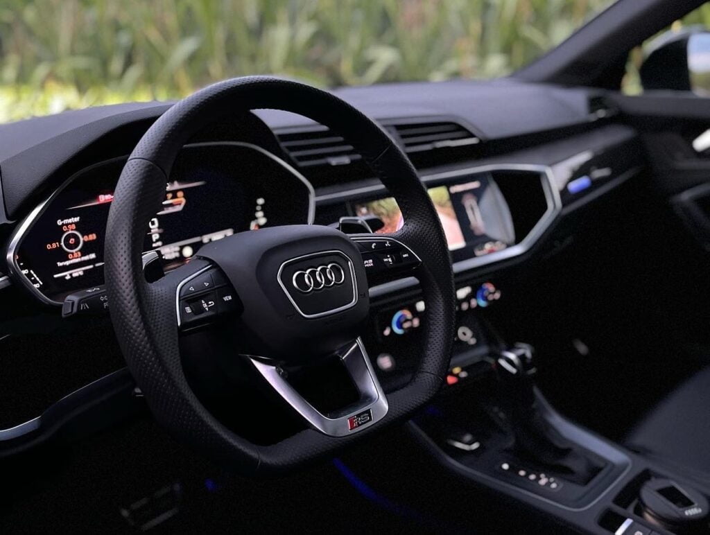 SC Autoverhuur - SC Autoverhuur Audi RSQ3